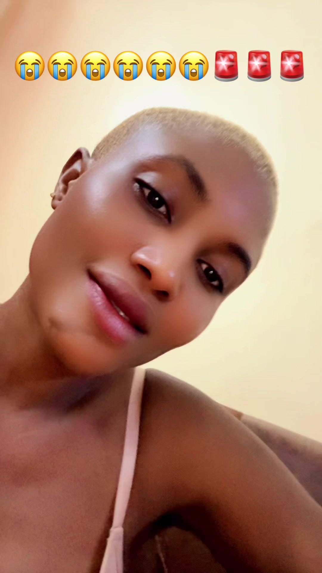 @Queenzy_🦋👸