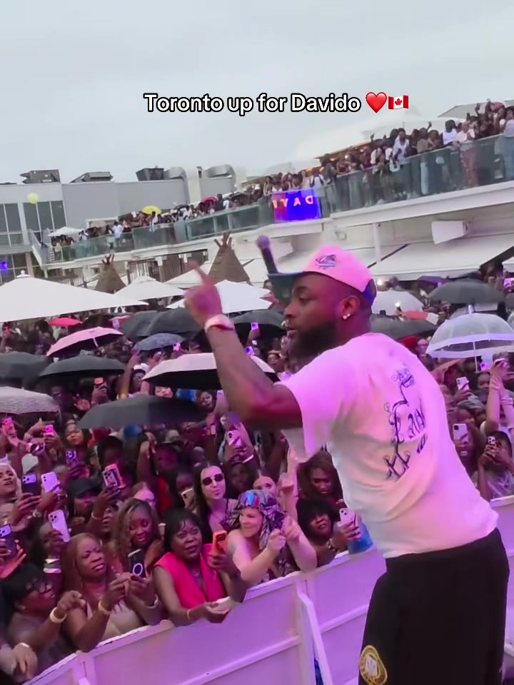 @EVERYTHING DAVIDO ❤️