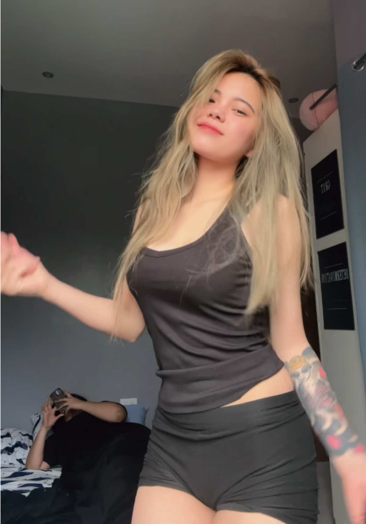 @;*