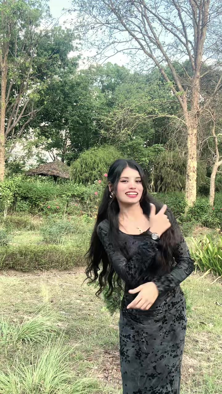 @ऋतु 🦋🖤