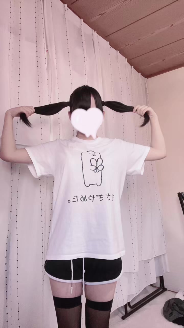 @まにゃ