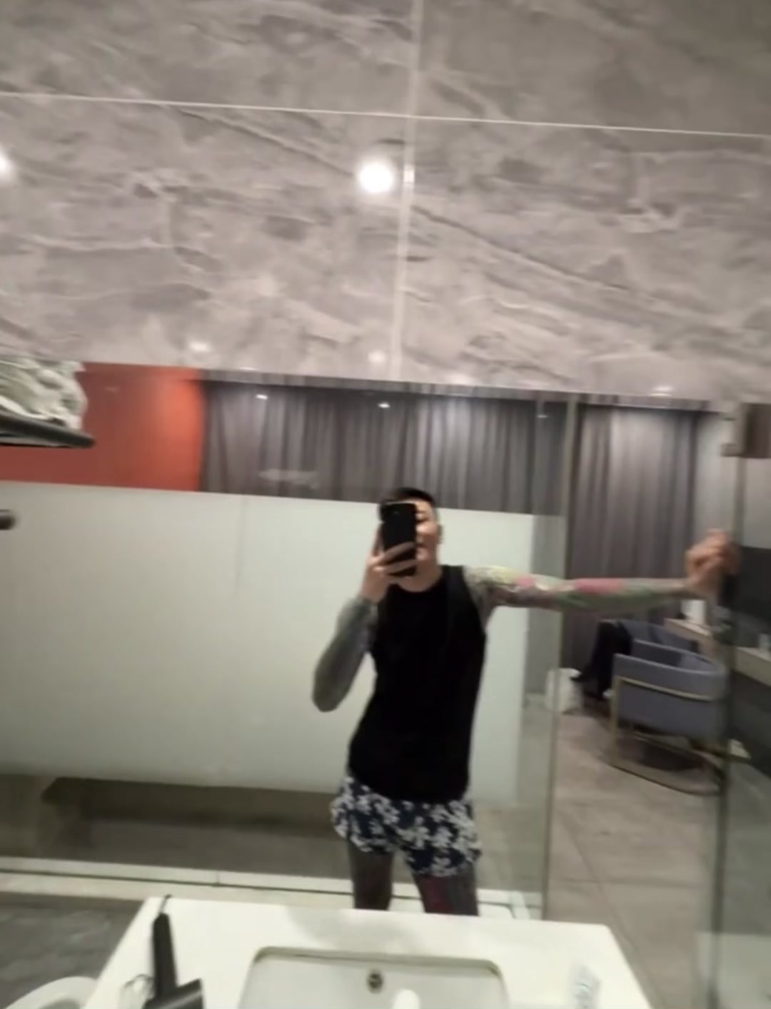 @王老大✨ ⁴ᴰʲ(男ㄦ本色)