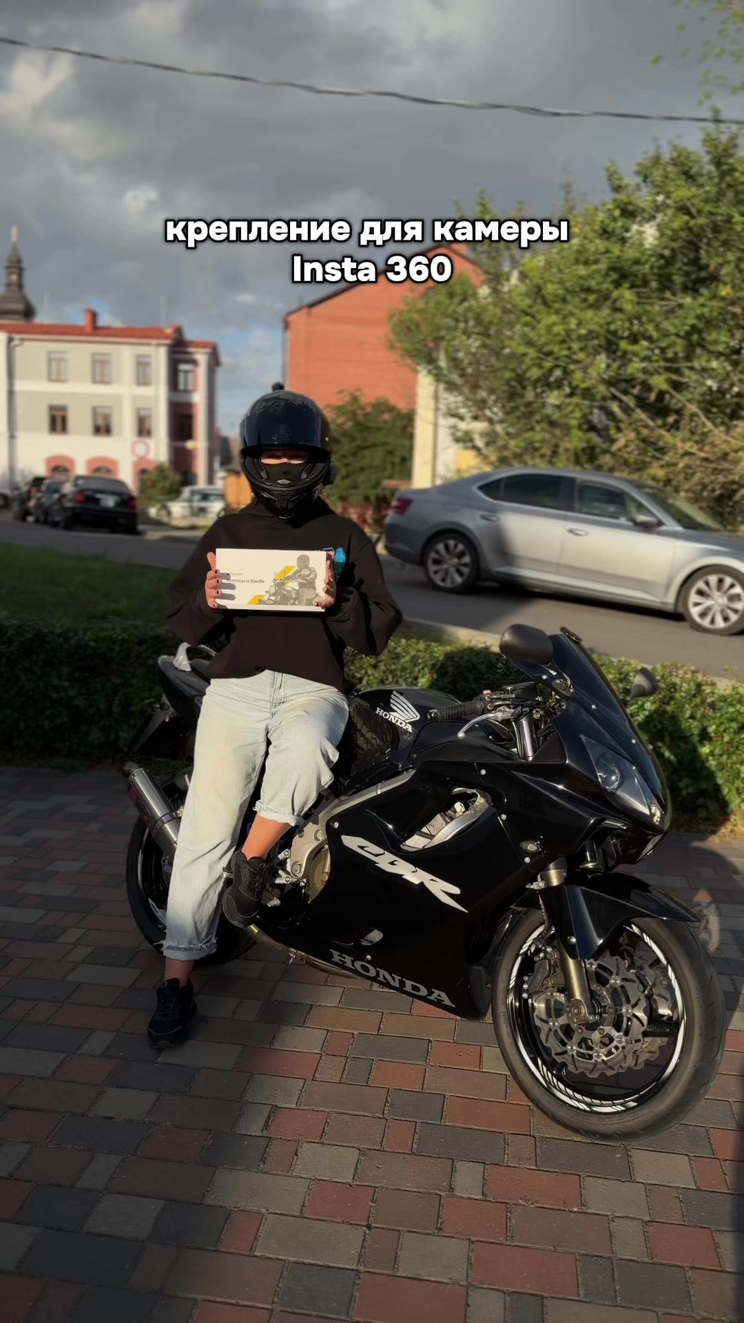 @Anya_moto