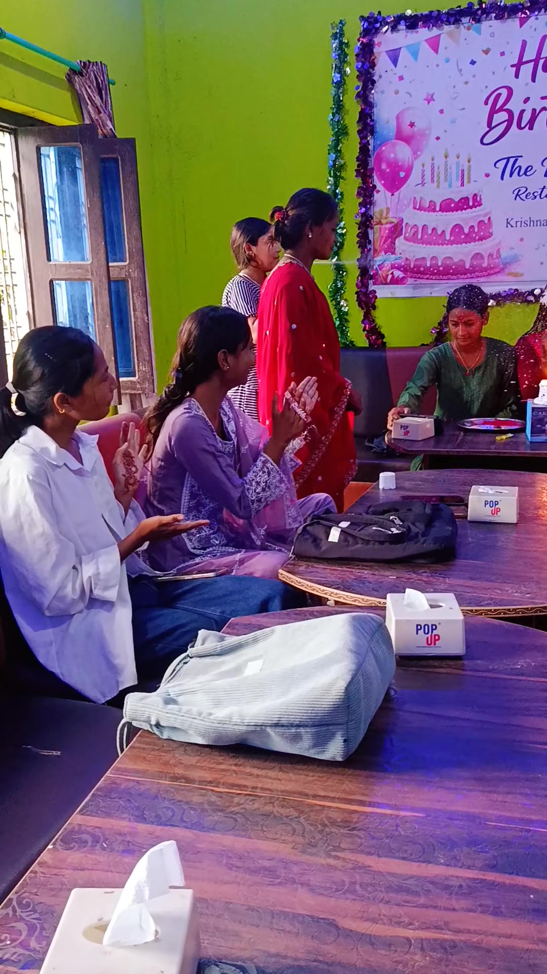 @रिभर साइड रेस्टुरेन्ट एण्ड बार