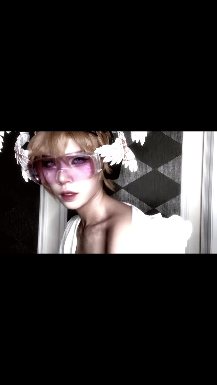 @☣︎「 CΔLX 」☣︎