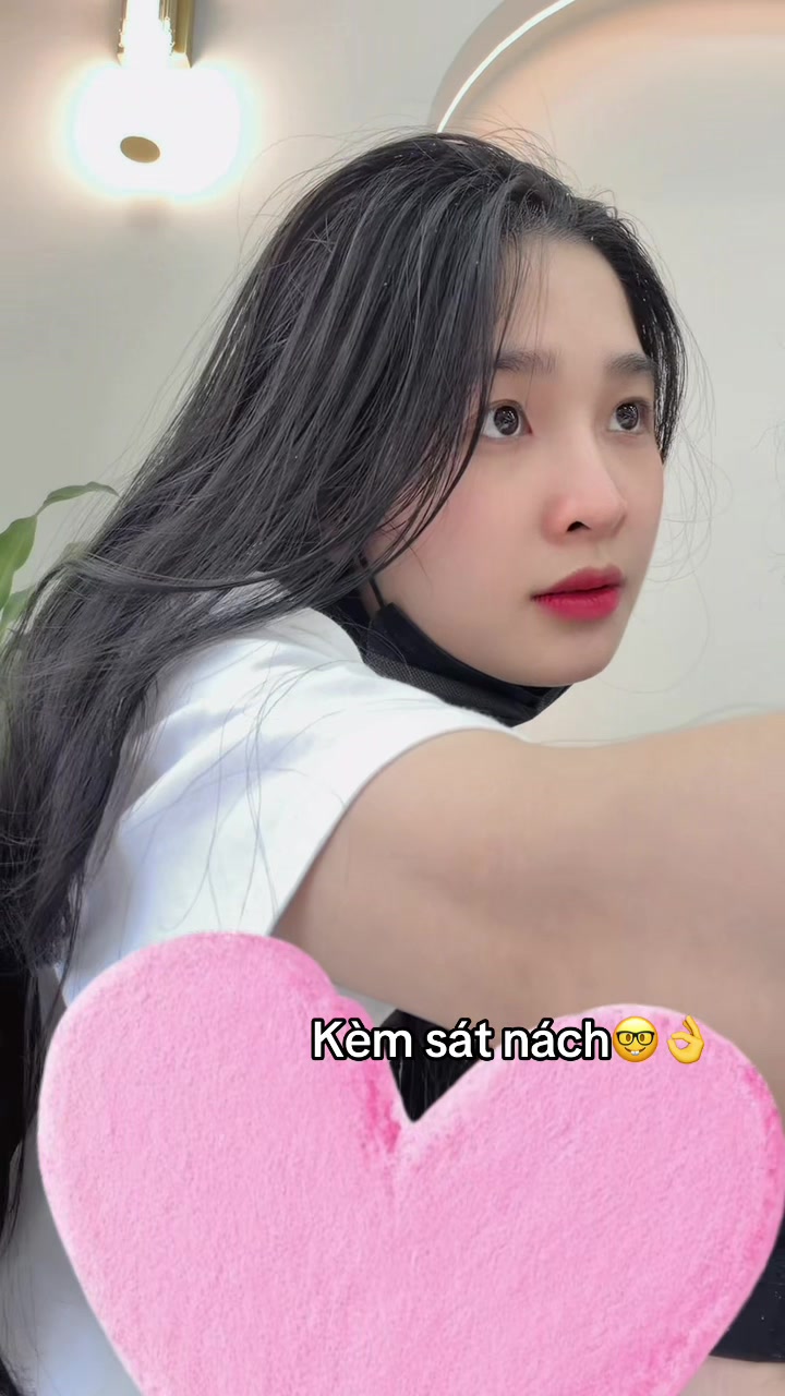 @KimmieNails🇻🇳&hearts;️🇨🇦Tấu H&agrave;i😜