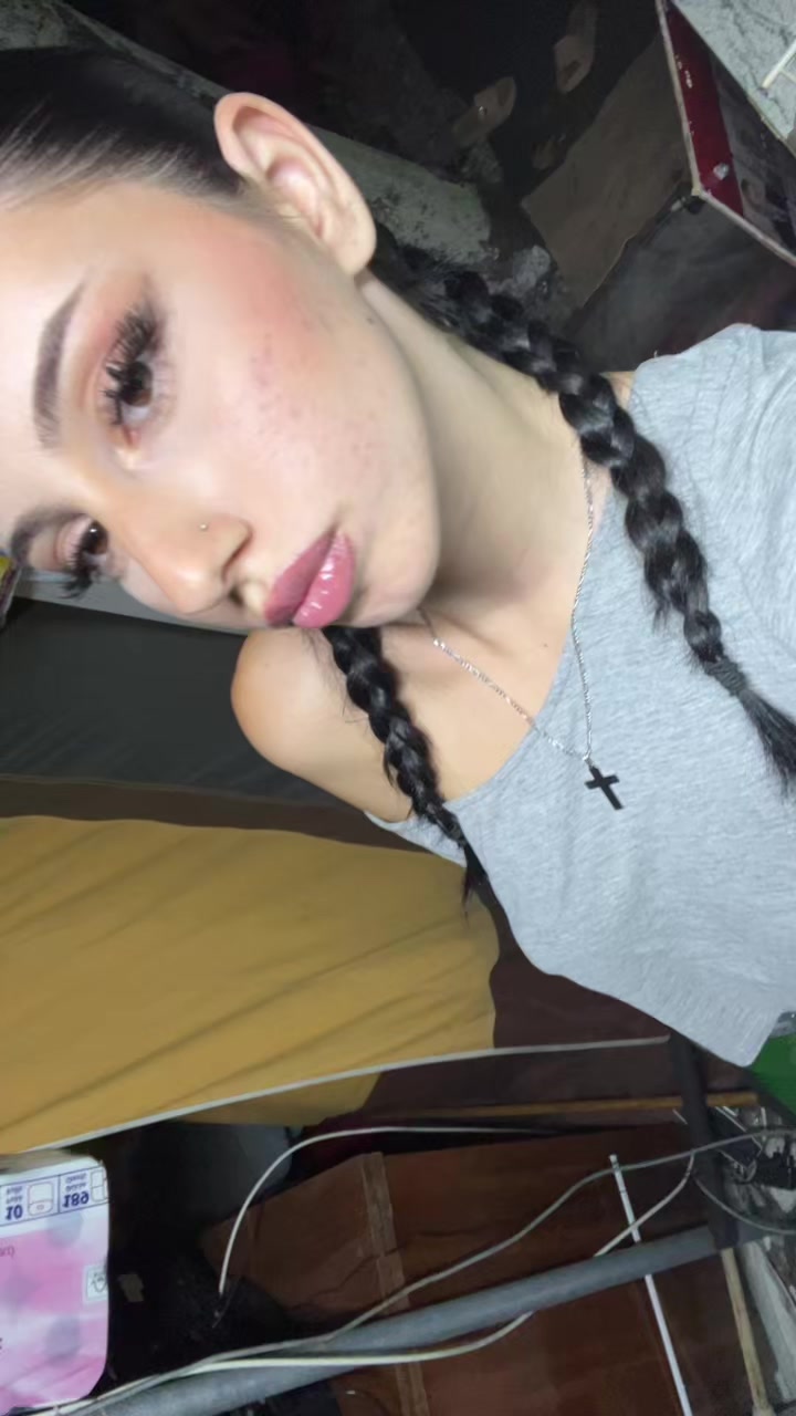 @🫦