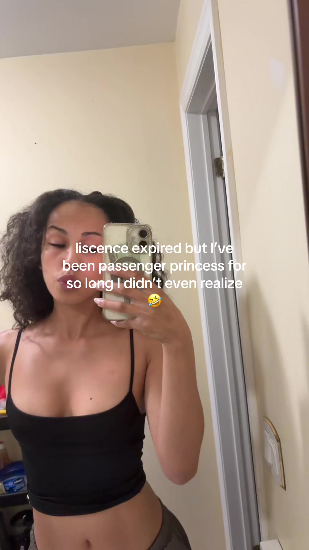 @ELLENIA MIONI