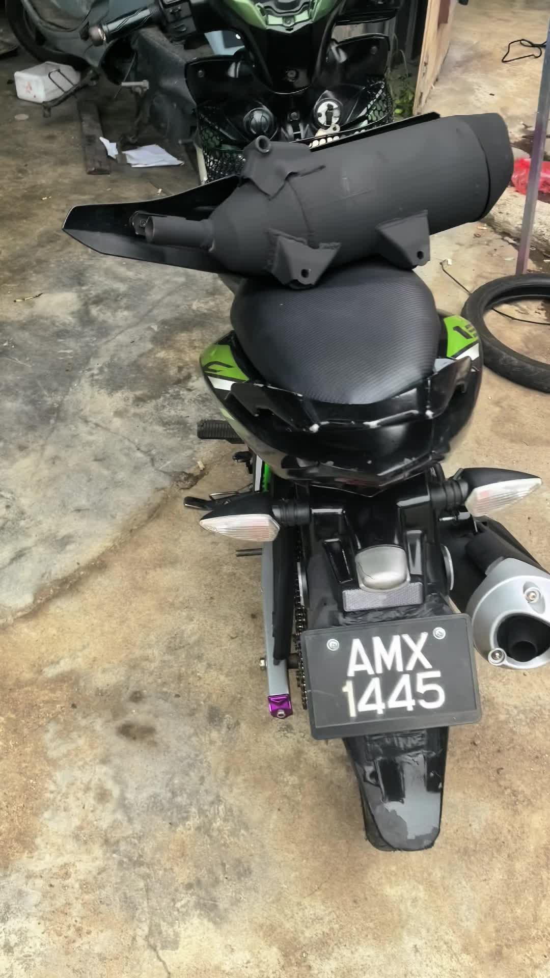 @ahli mesyuarat tingkap