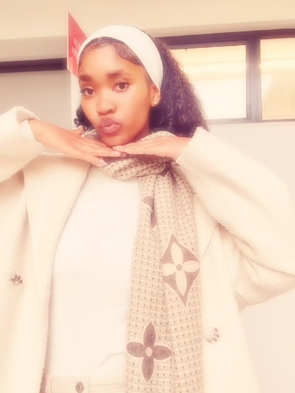 @MONA_LISA🦋