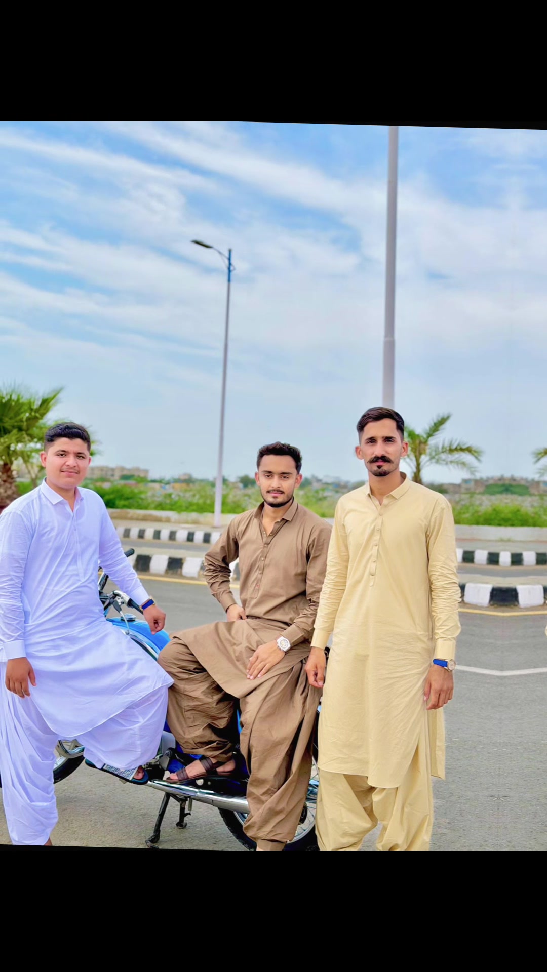 @𓆩🗿AWAIS RAجPUT🪽𓆪