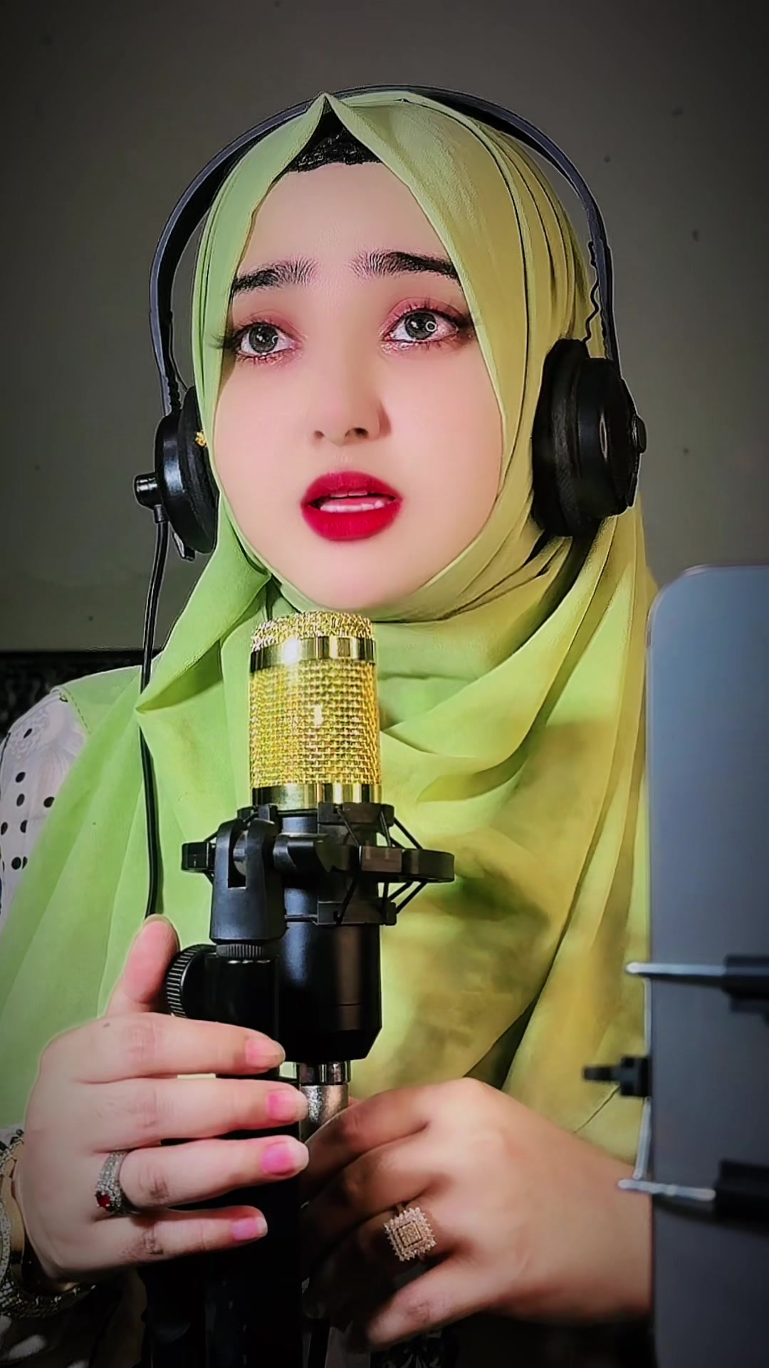 @Abida Malik 2.0