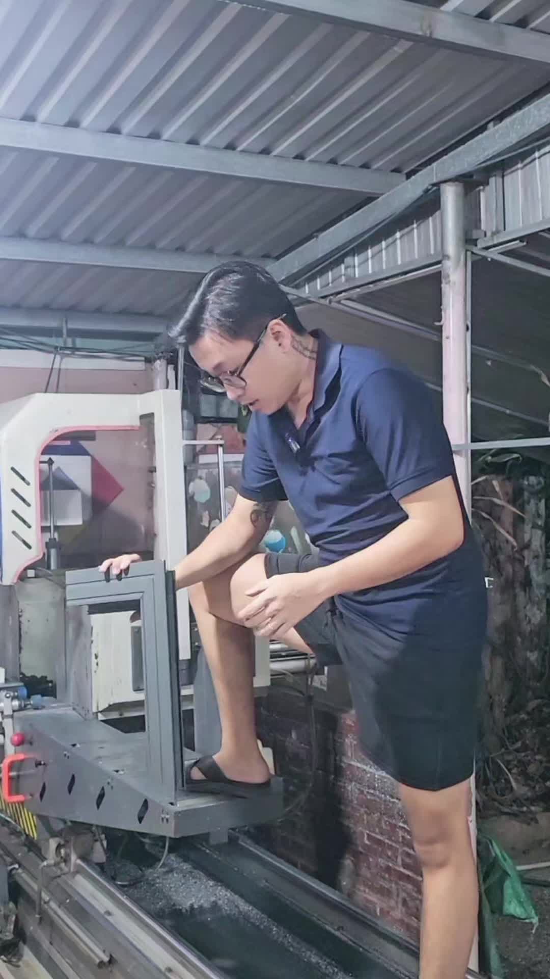 @THẰNG THỢ ĐỤNG