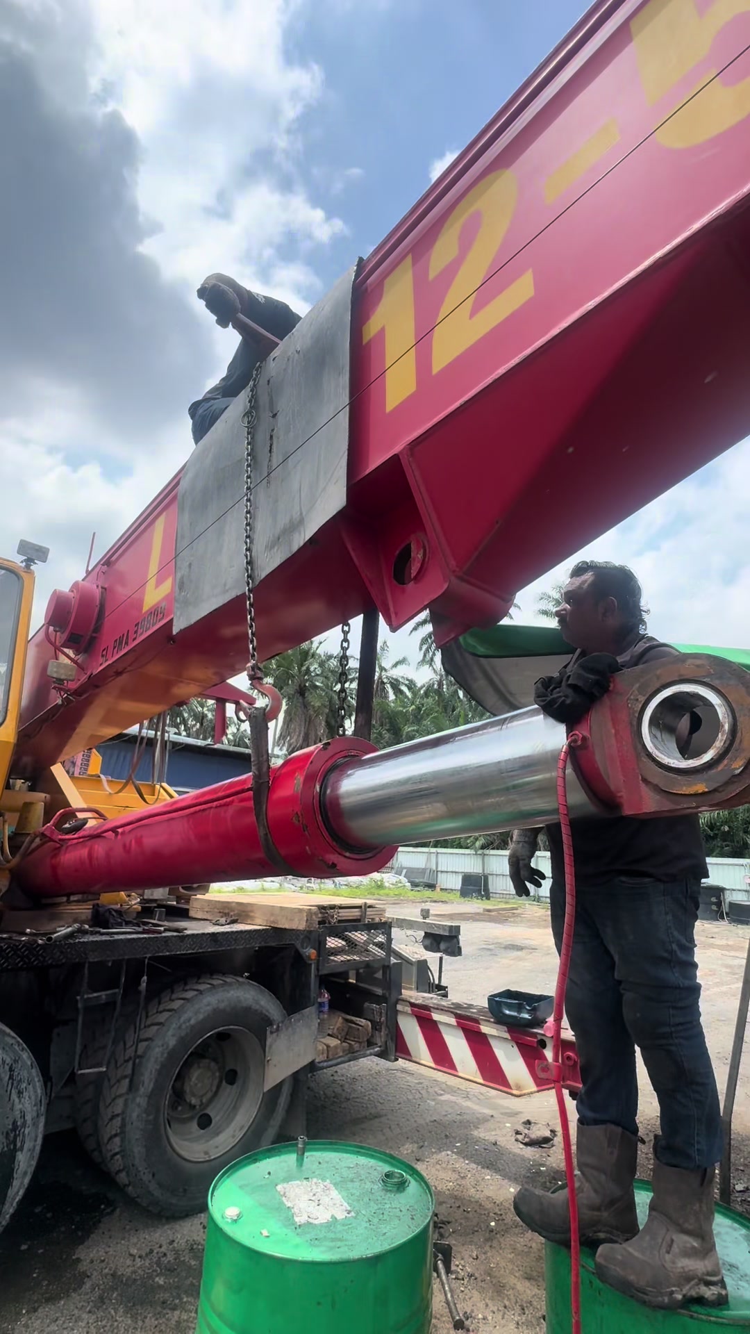 @Crane Repair Service