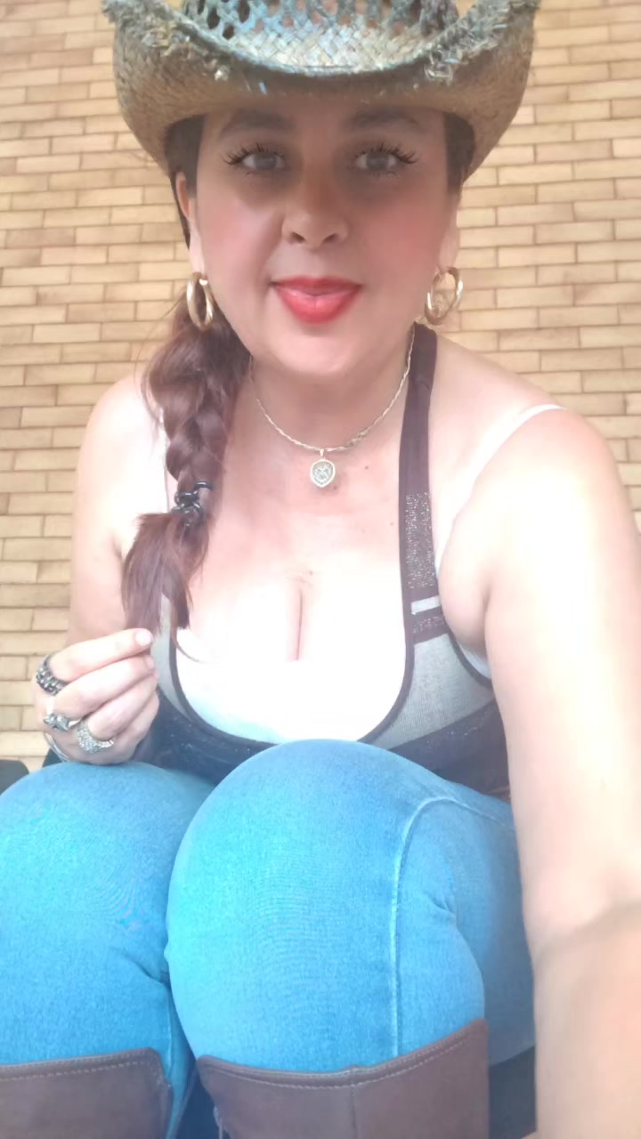 @Adriana Gaytan Amor