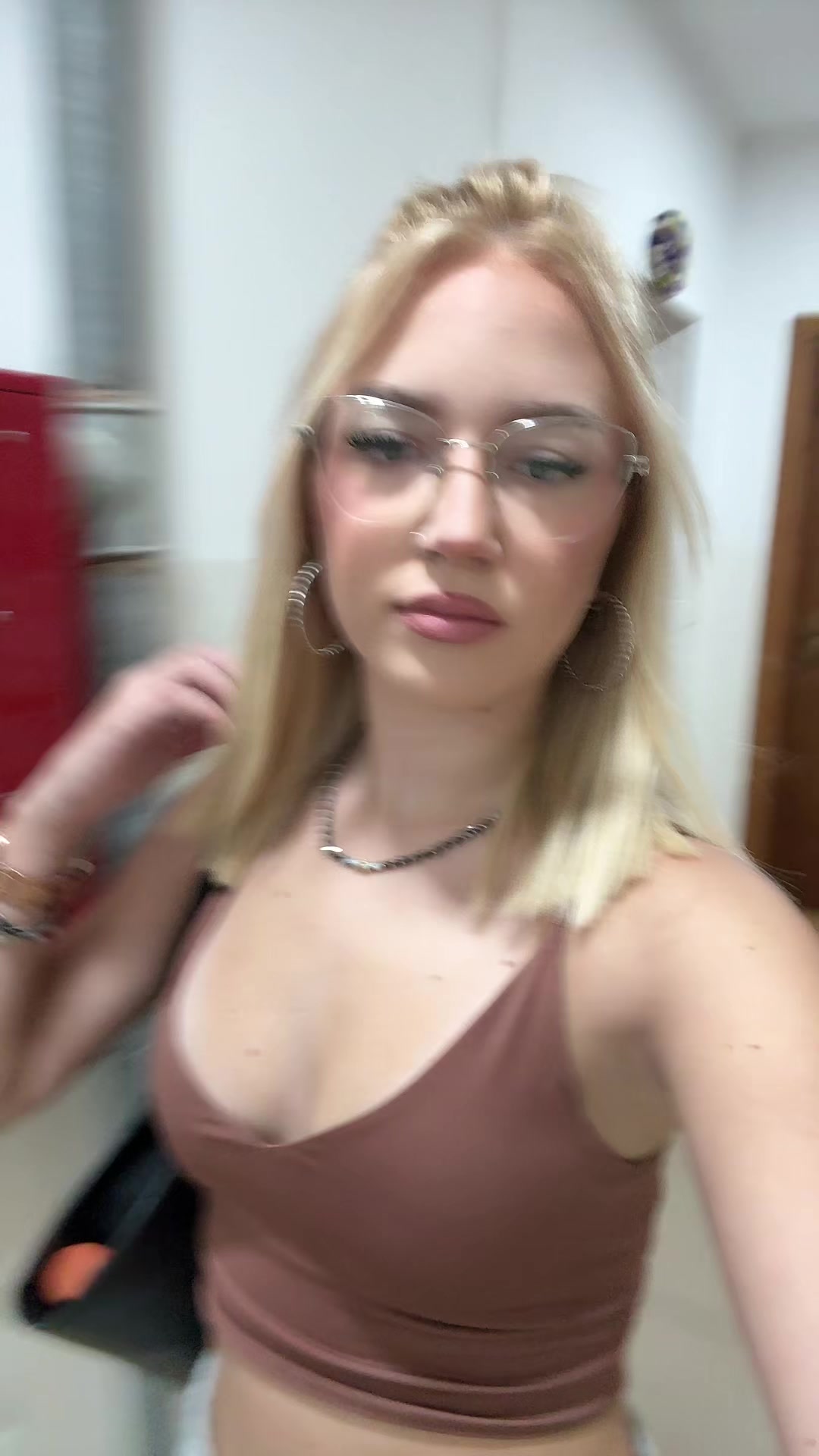 @𝒜.𝒱.