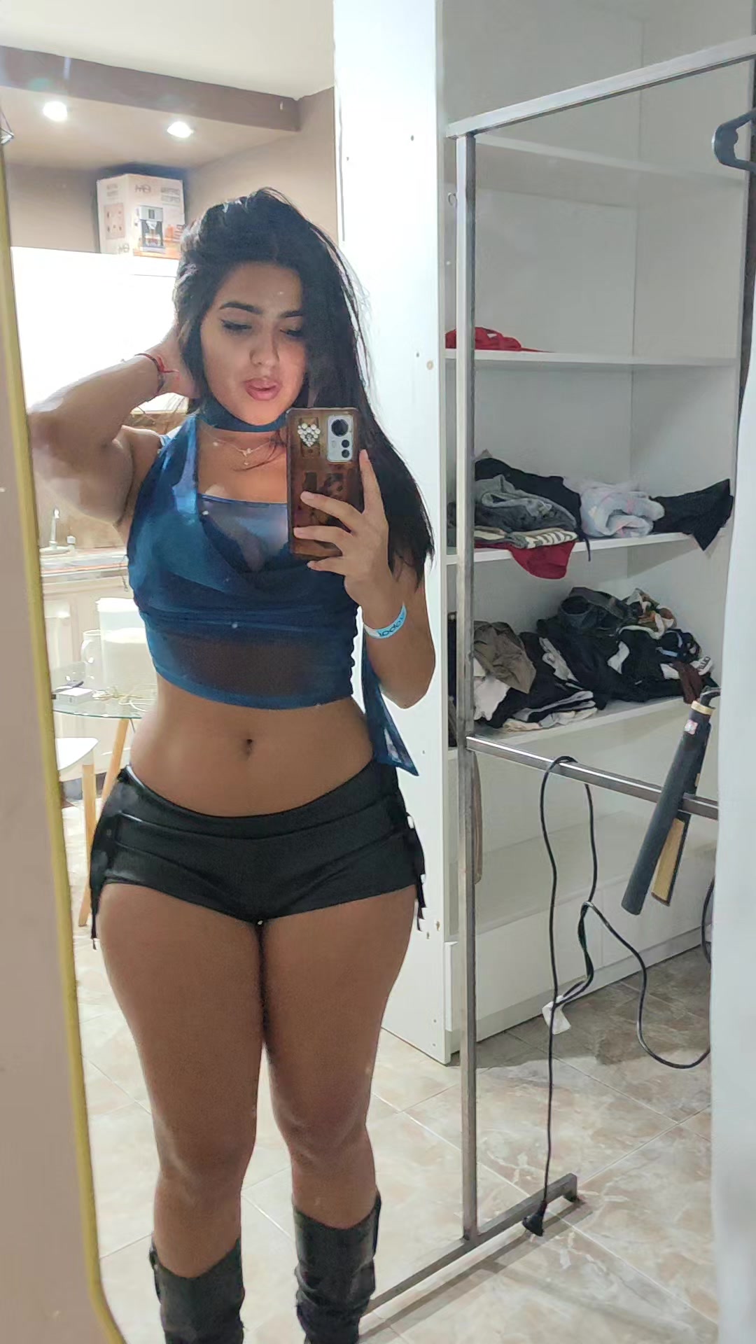 @abrilcorreaww