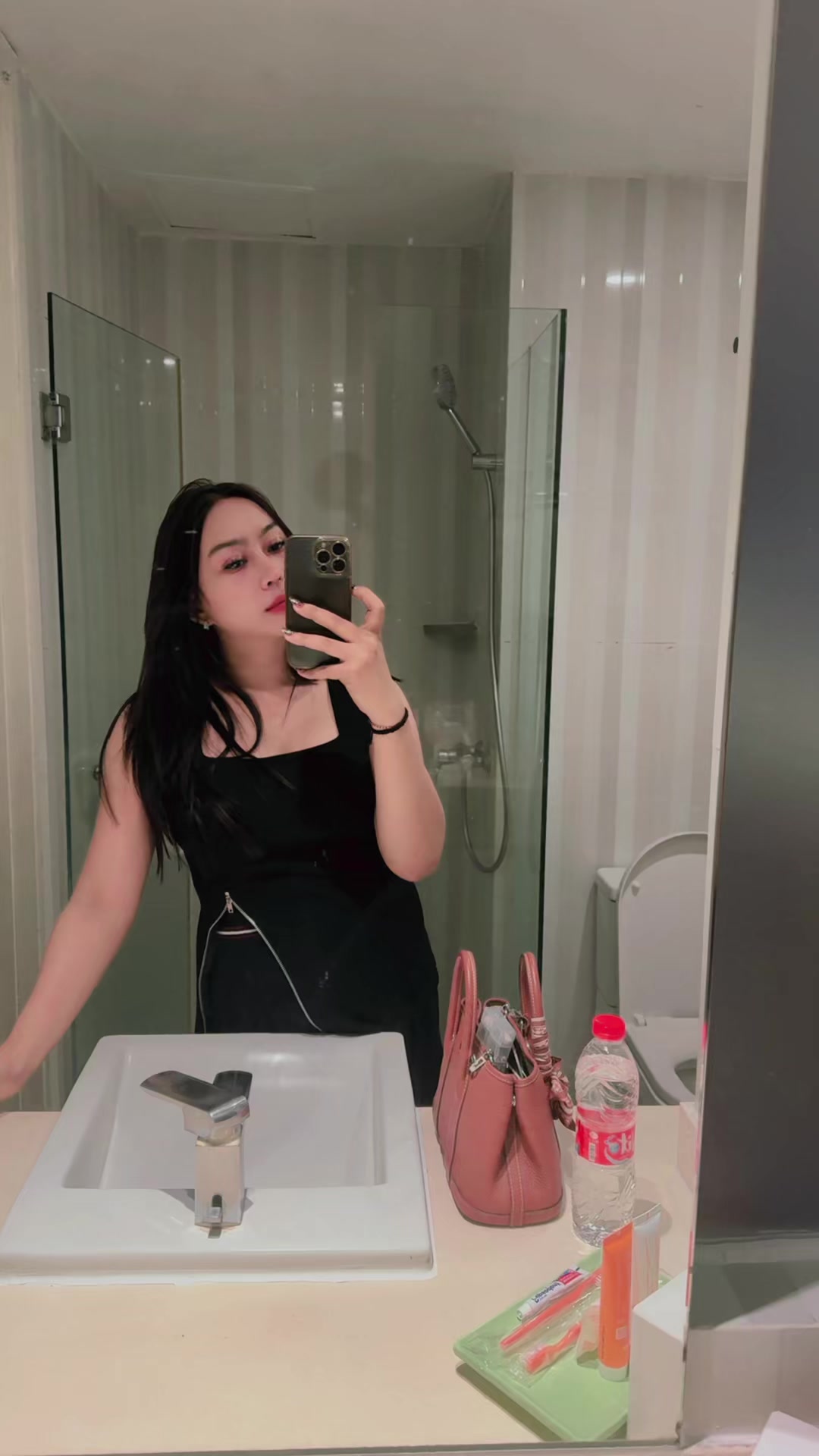 @dhinianabella