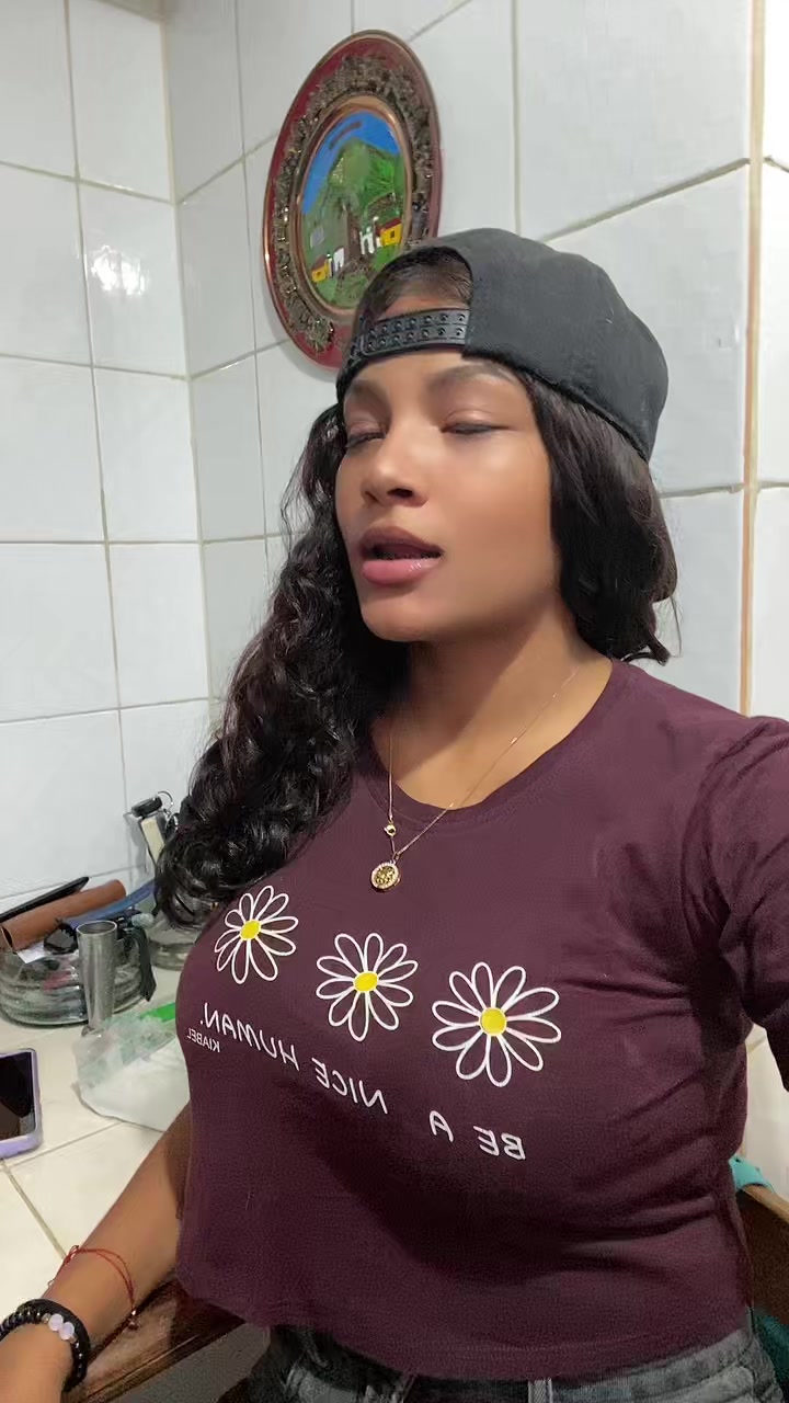 @VALENTINITA 🕷️
