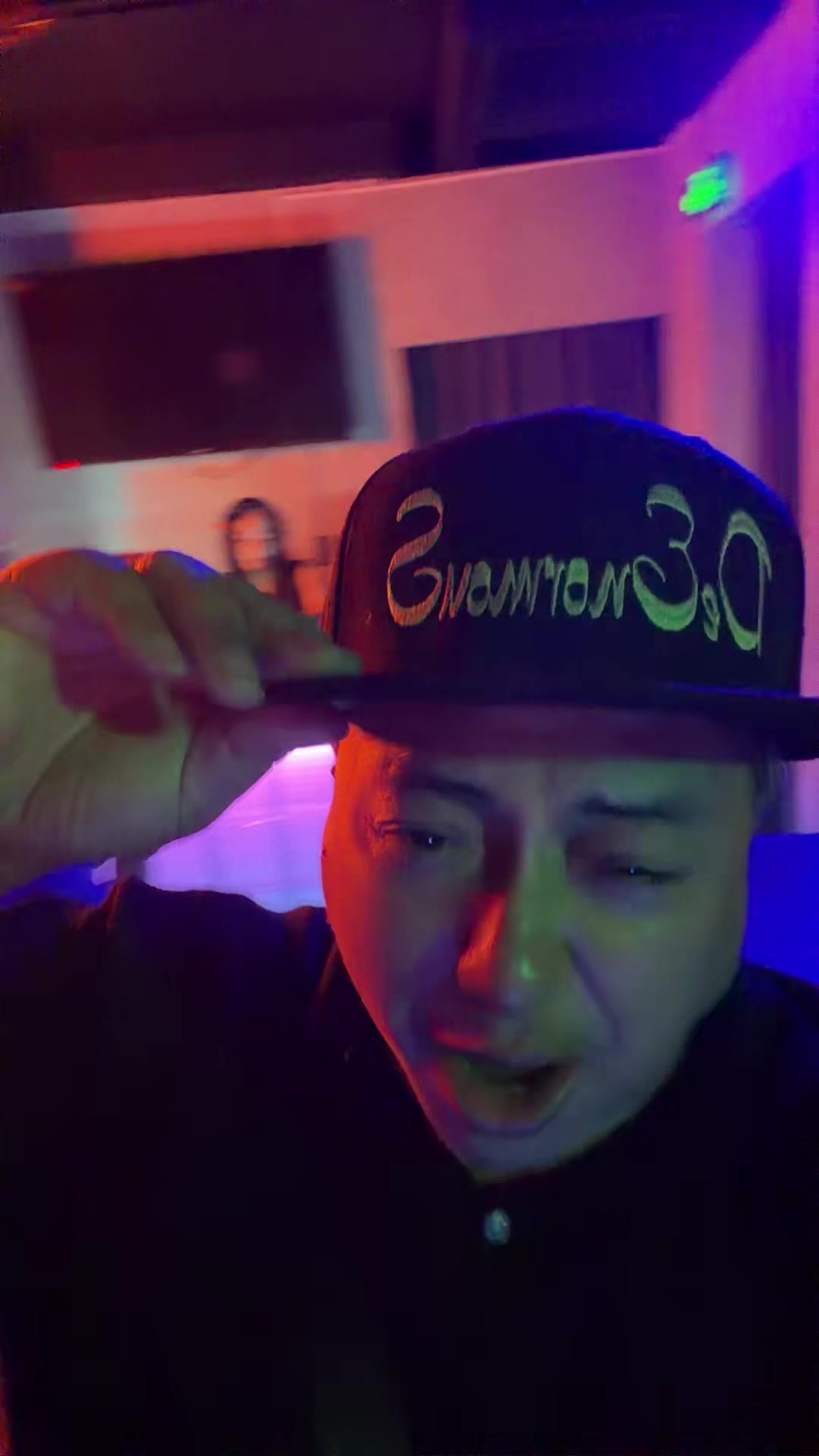 @iamDeEnormouS 🇸🇬