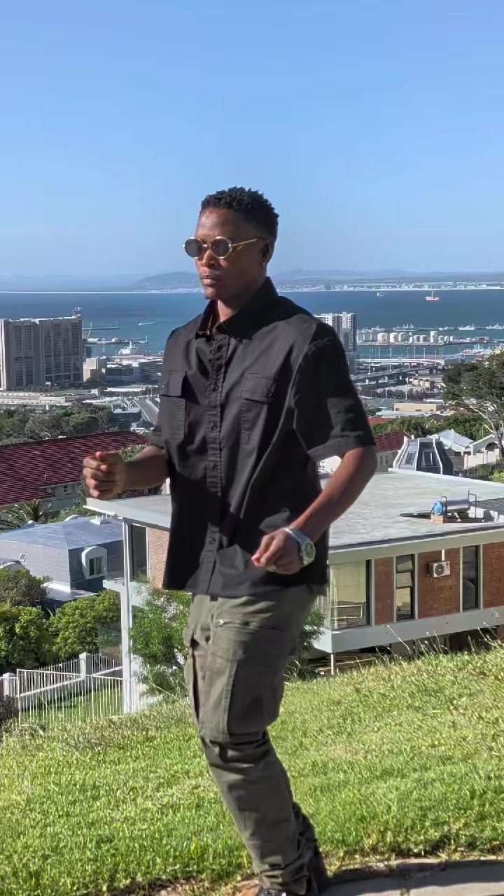 @MONDO🧑🦲
