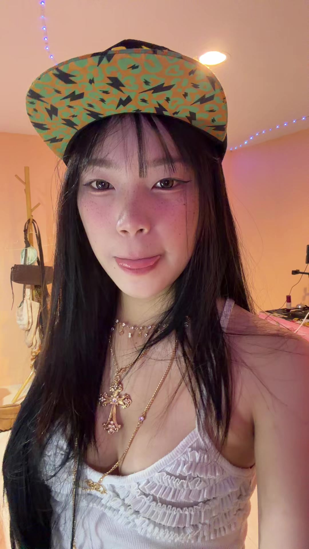 @แอ้นบินโชว์🦋 (340k)