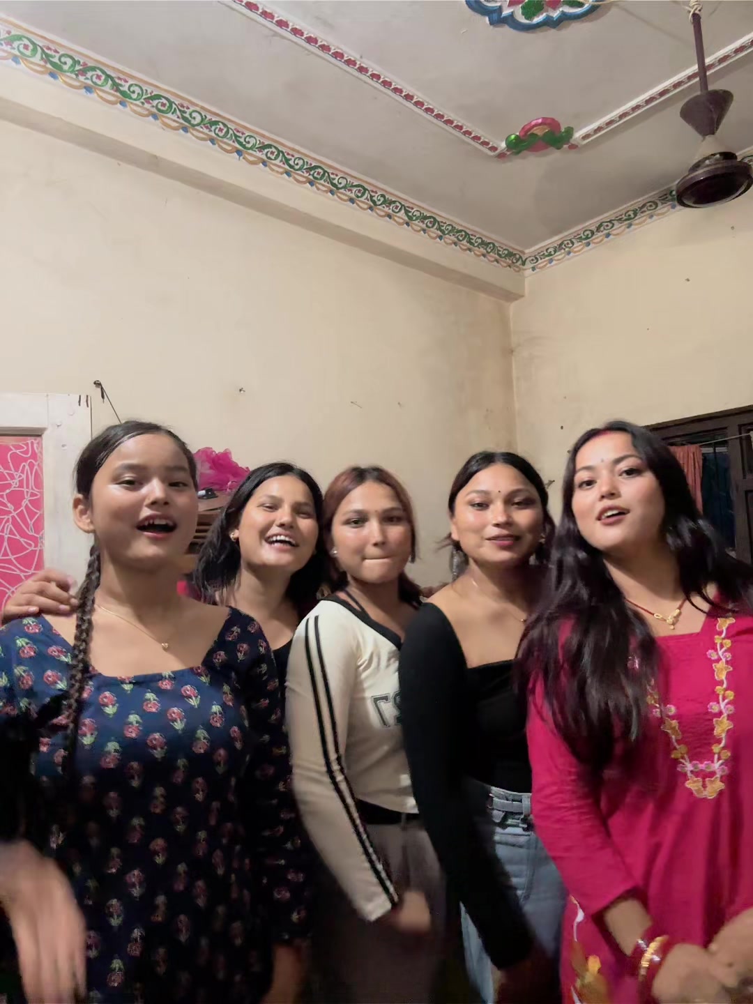 @अन्जली poon सेन्चुरी🌈💫