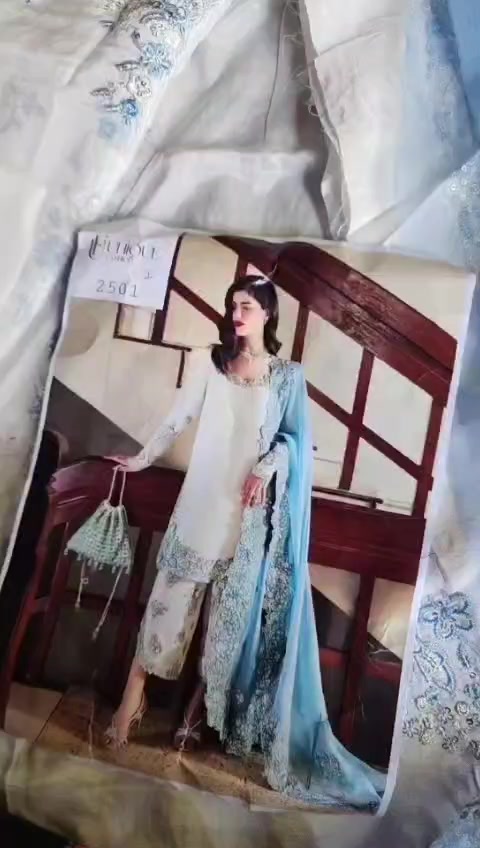 @khaniii_18
