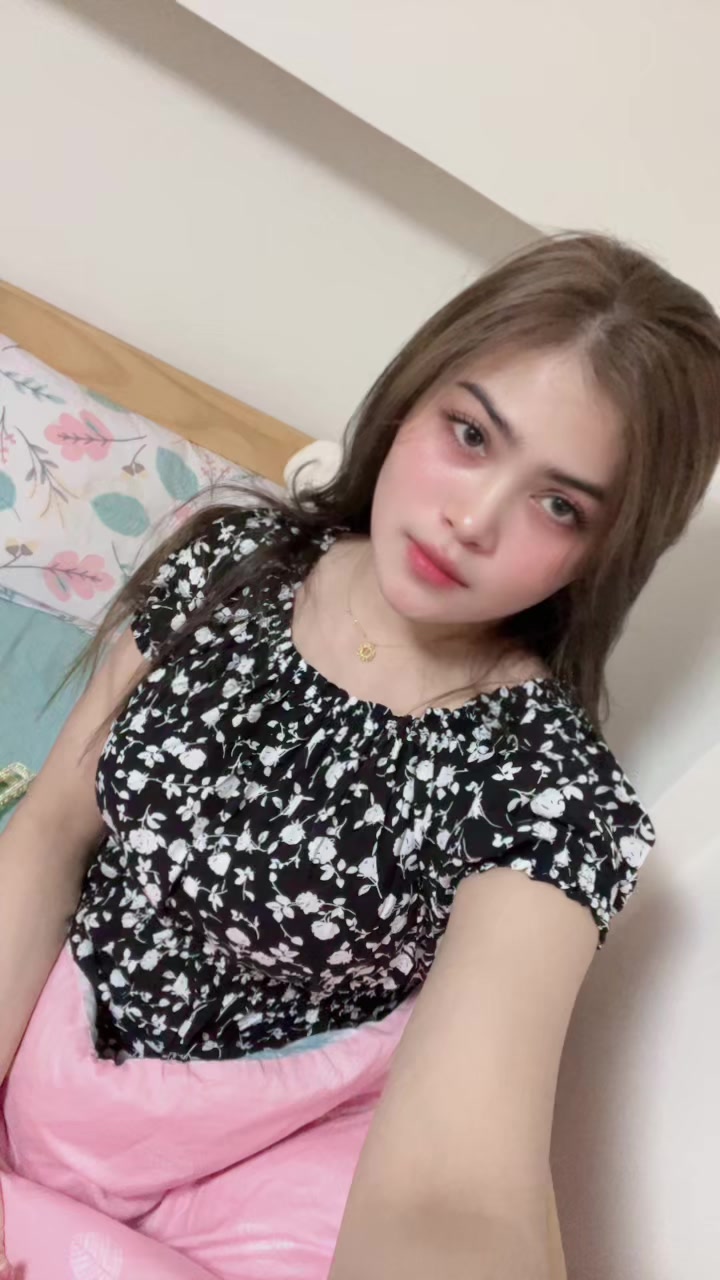 @AMI AGHATA🇭🇰