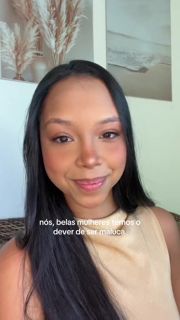 @L&iacute;via Carmos