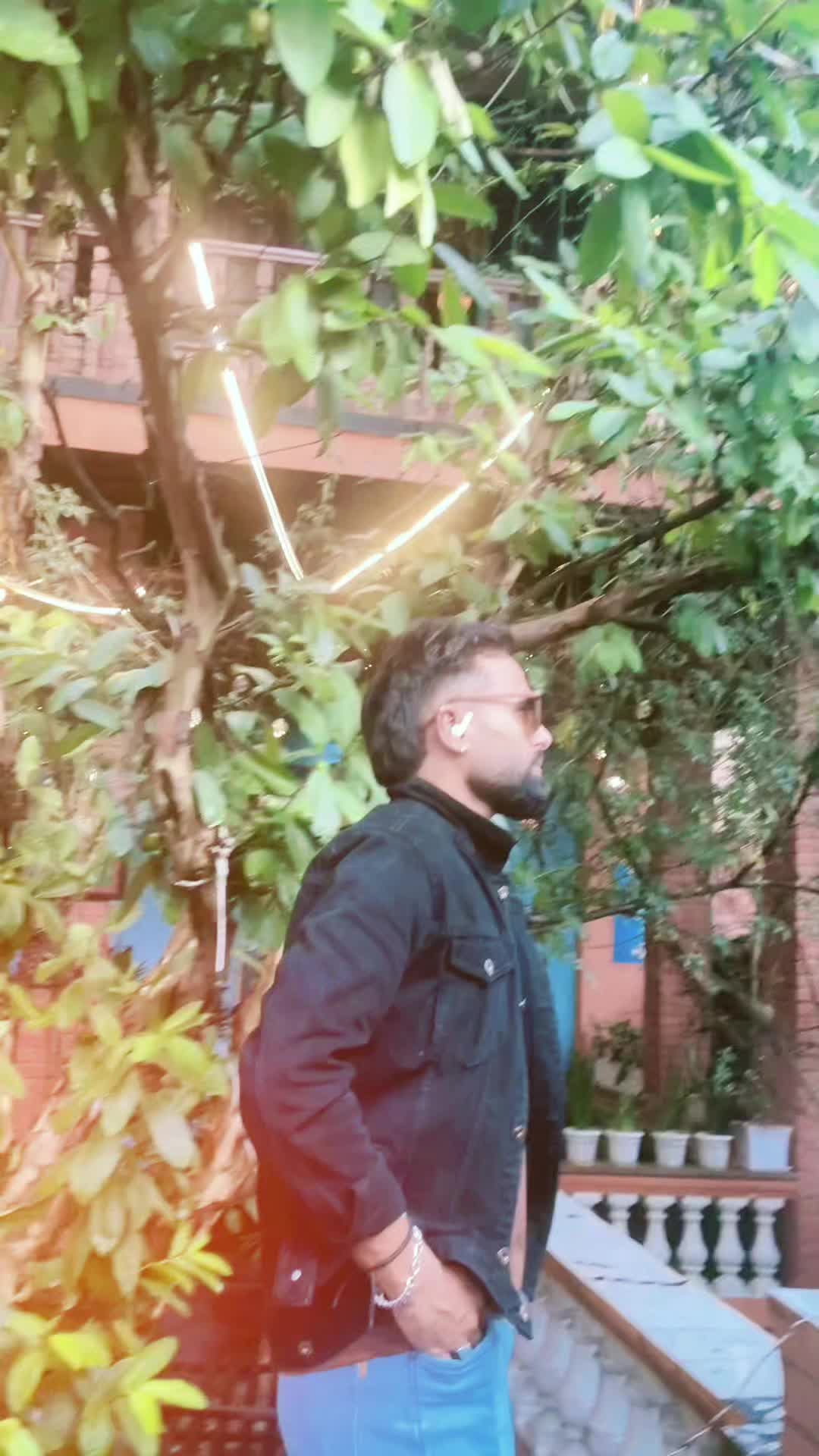 @HandsomeHunk (VK18)
