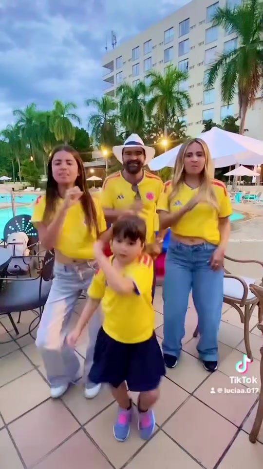 @#FirmePorLaPatria
