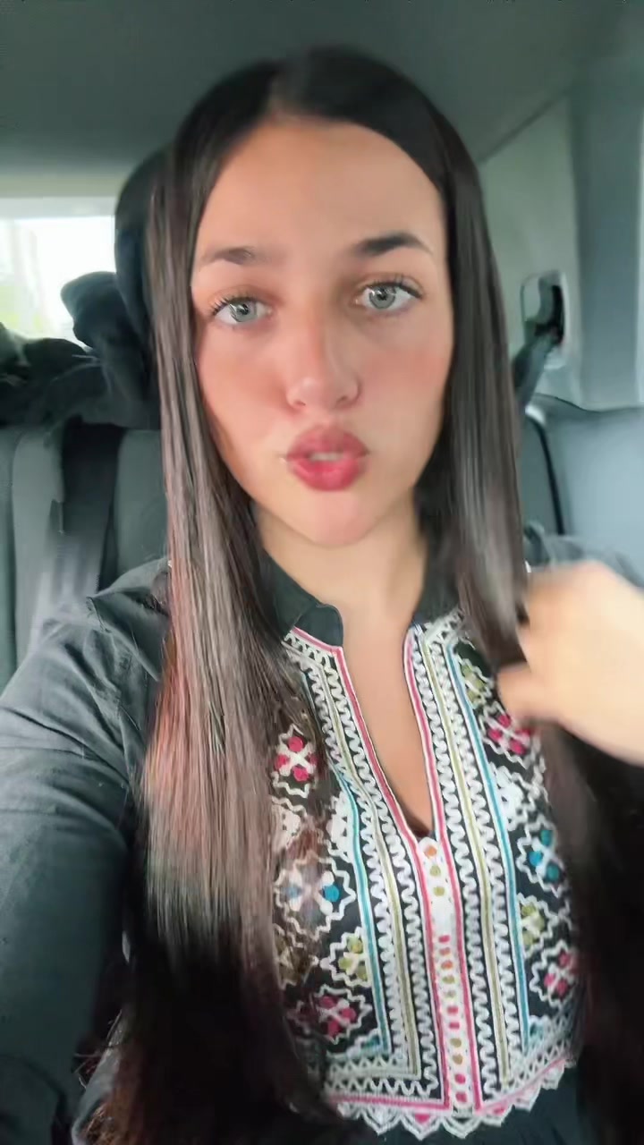 @abril_gabriele_