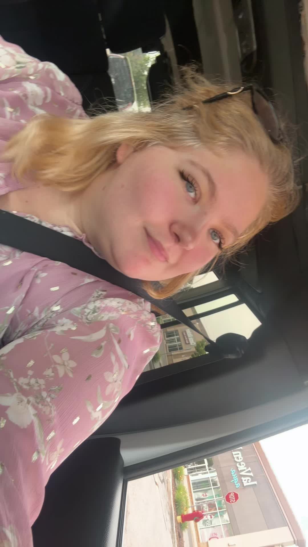 @𝓢𝓱𝓪𝓾𝓷𝓪 🩷💜