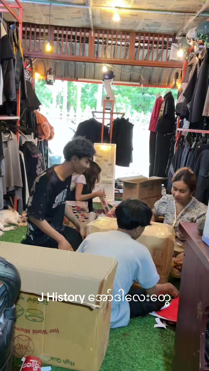 @ဂျိုကာ-Street Fashion ( J1 )