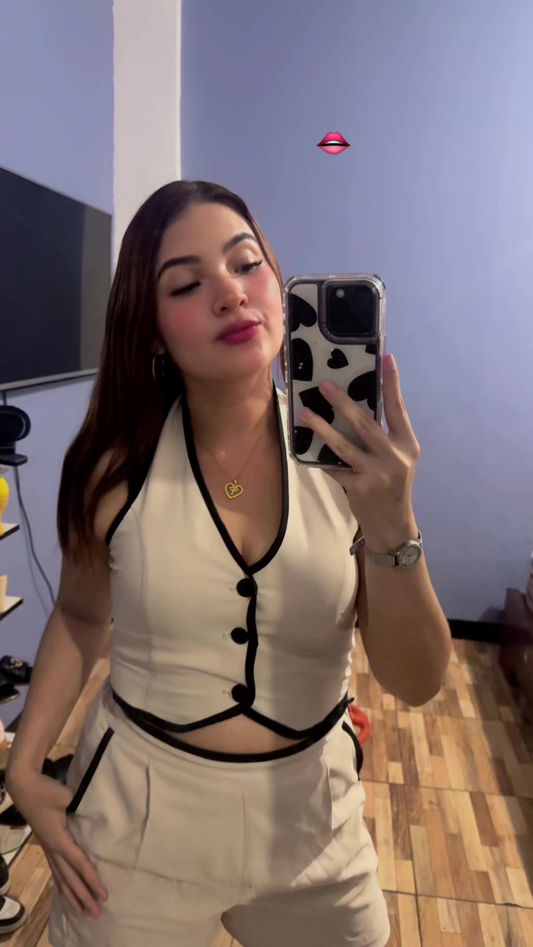 @𝓝𝒾𝓚𝒾 ❥&rarr;🍒