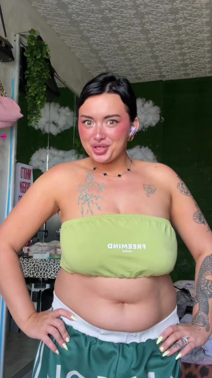 @velvetnika4
