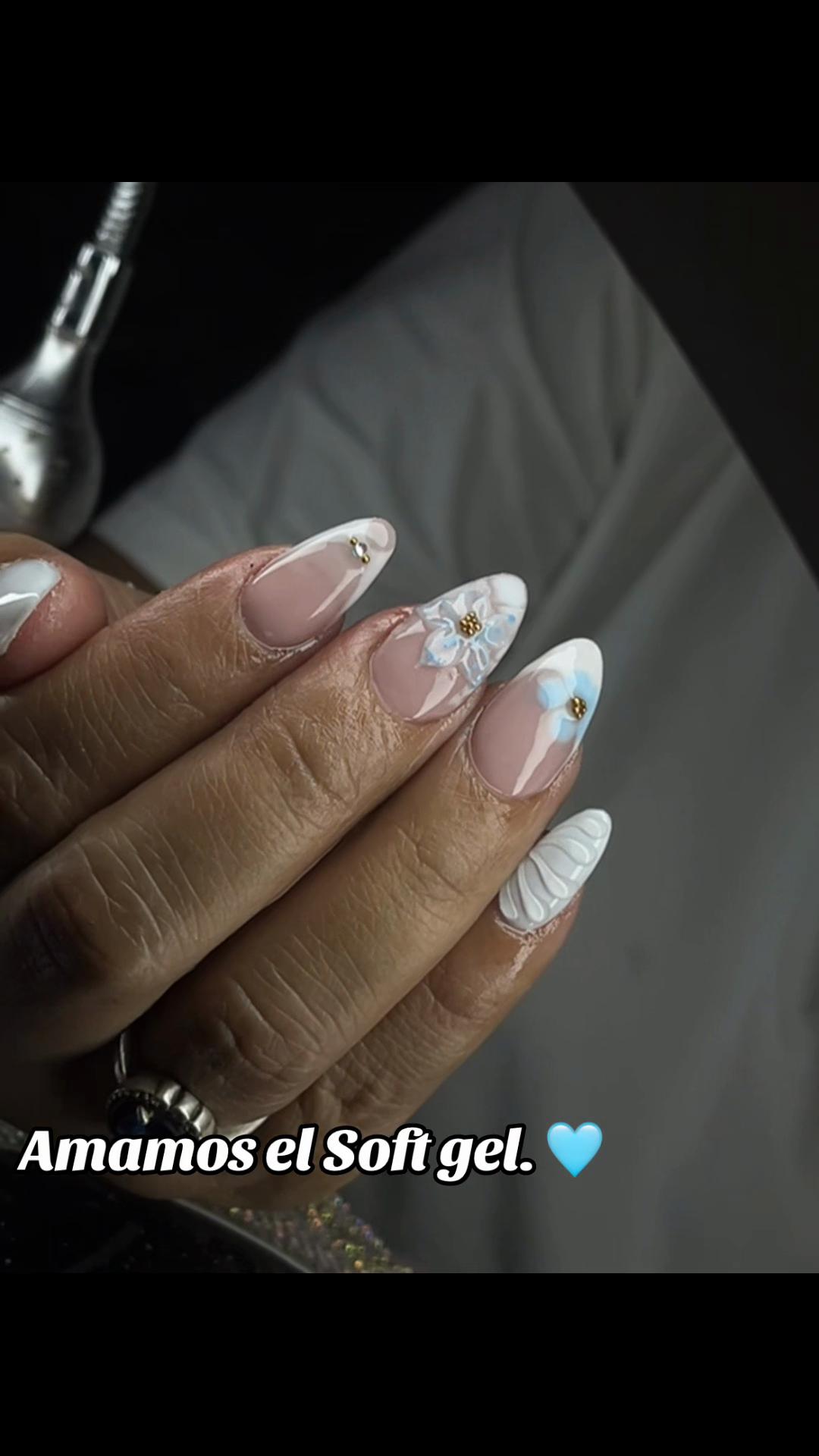 @Claudia De Ramos