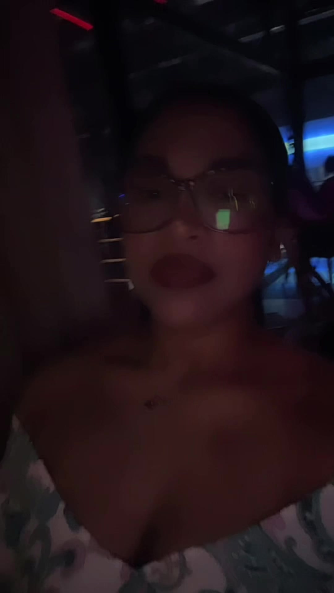 @️