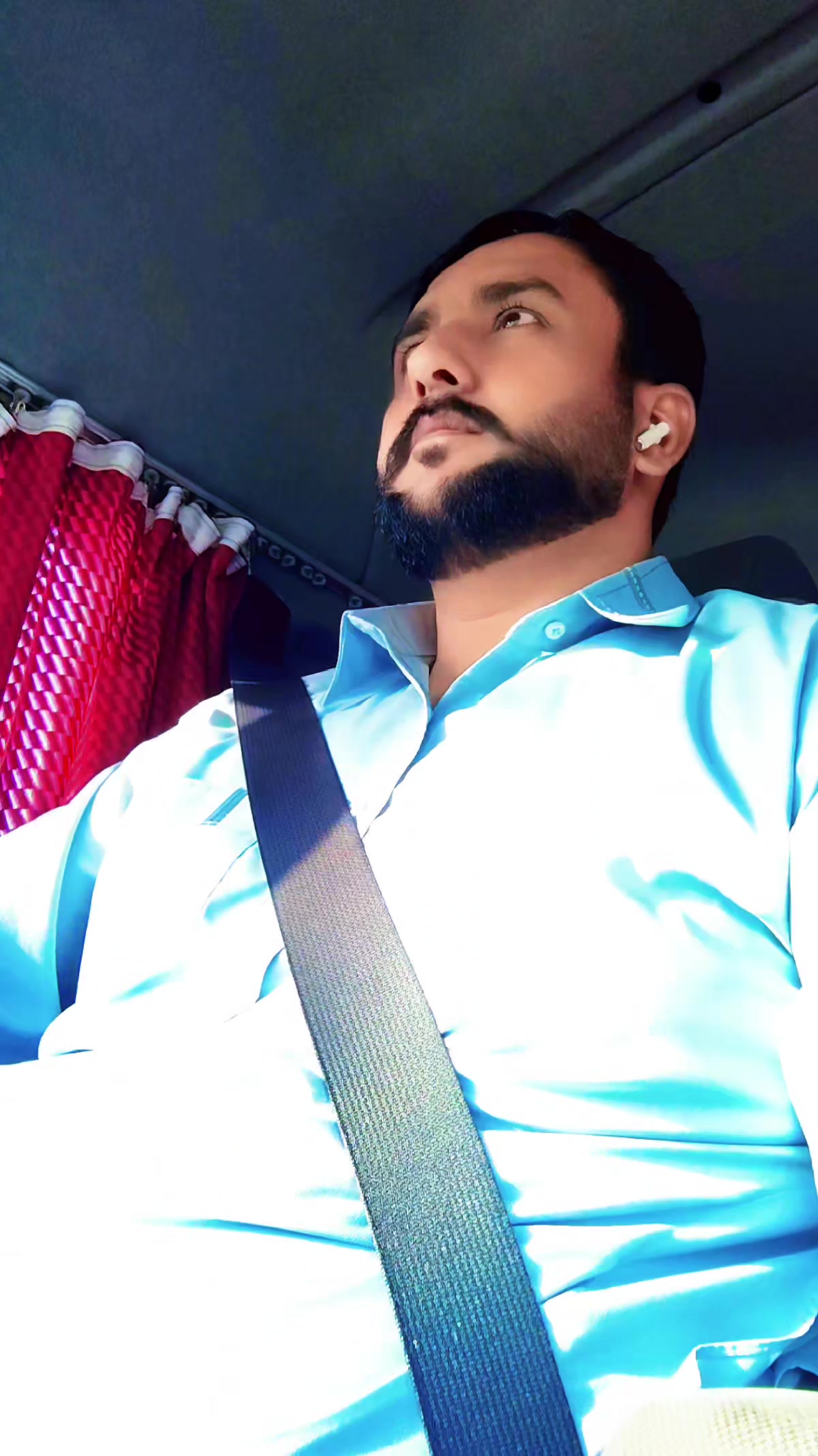 @Naveed Kashmiri 🦁