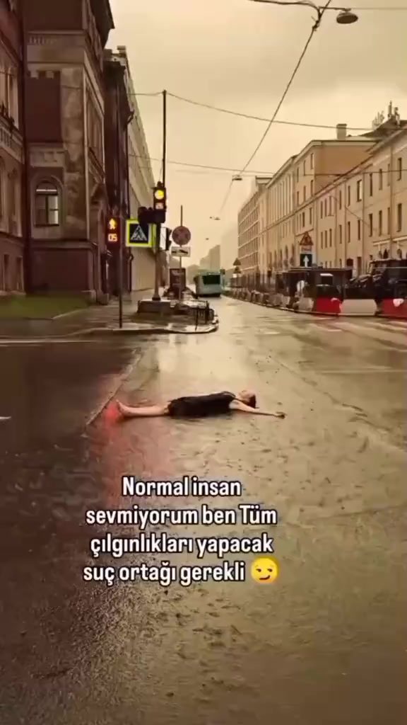 @Paşag&ouml;nl&uuml;m