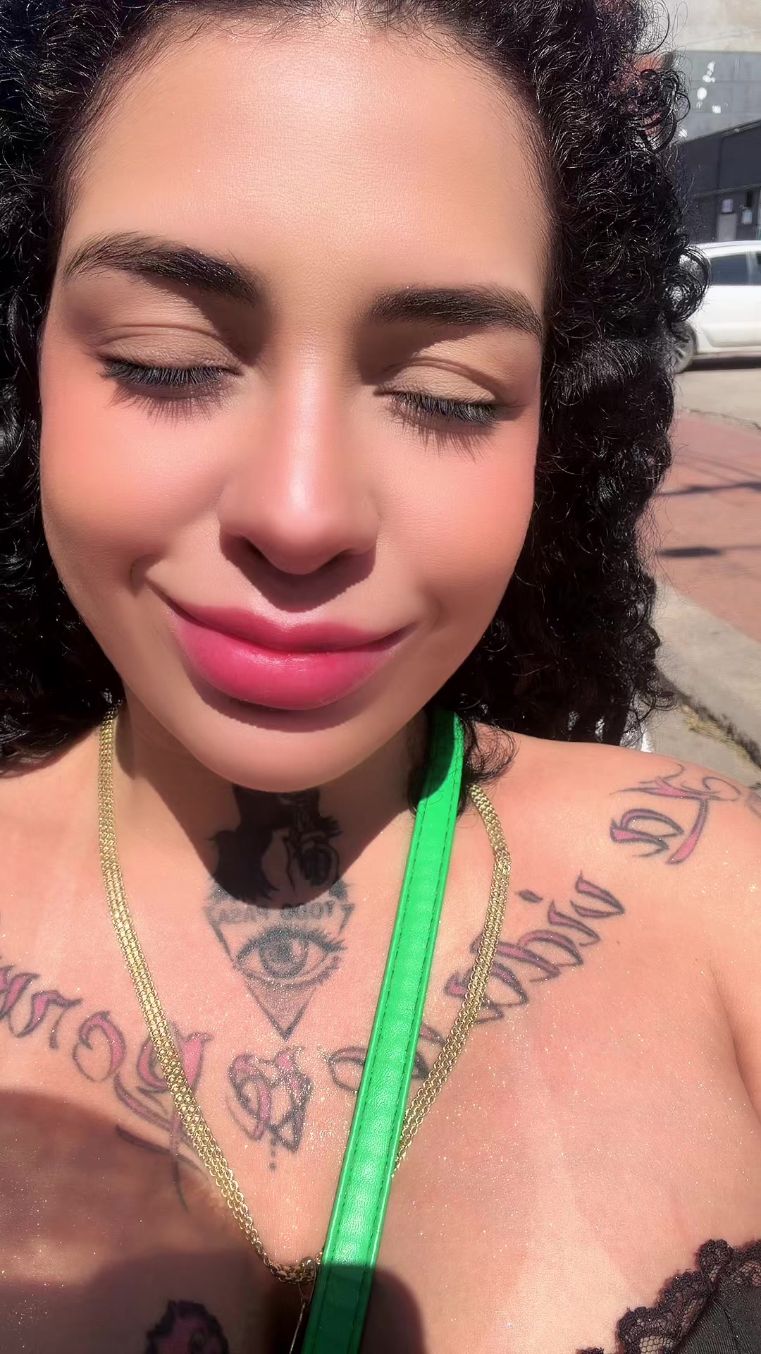 @triniLabombaLatina