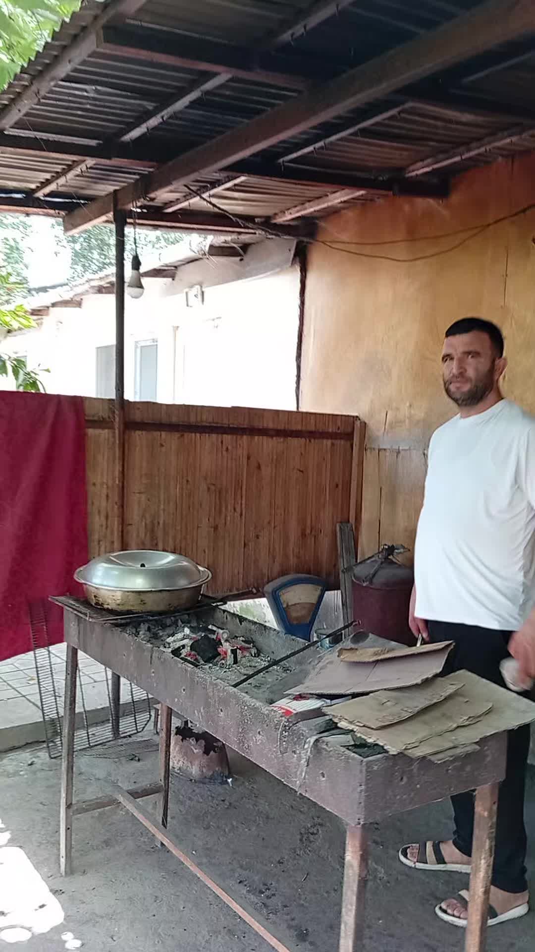 @v&uuml;sal