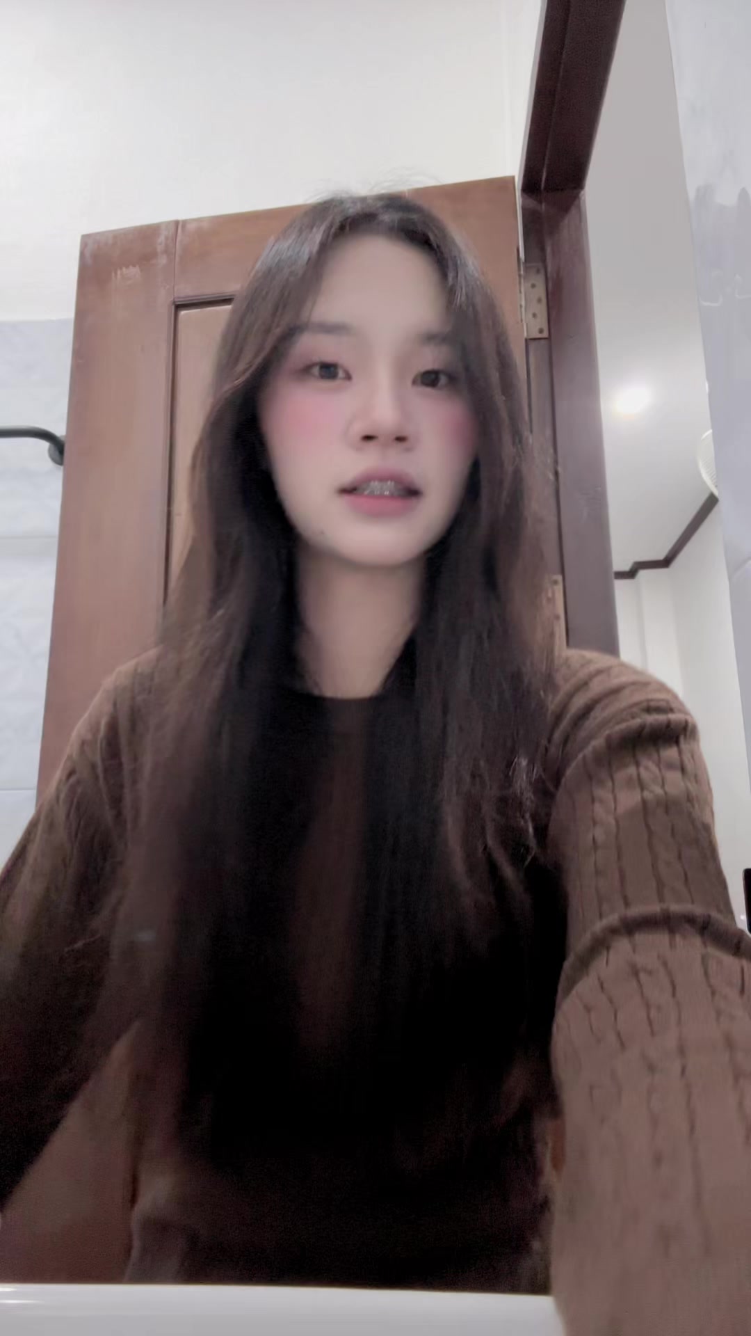 @ລາດີ້