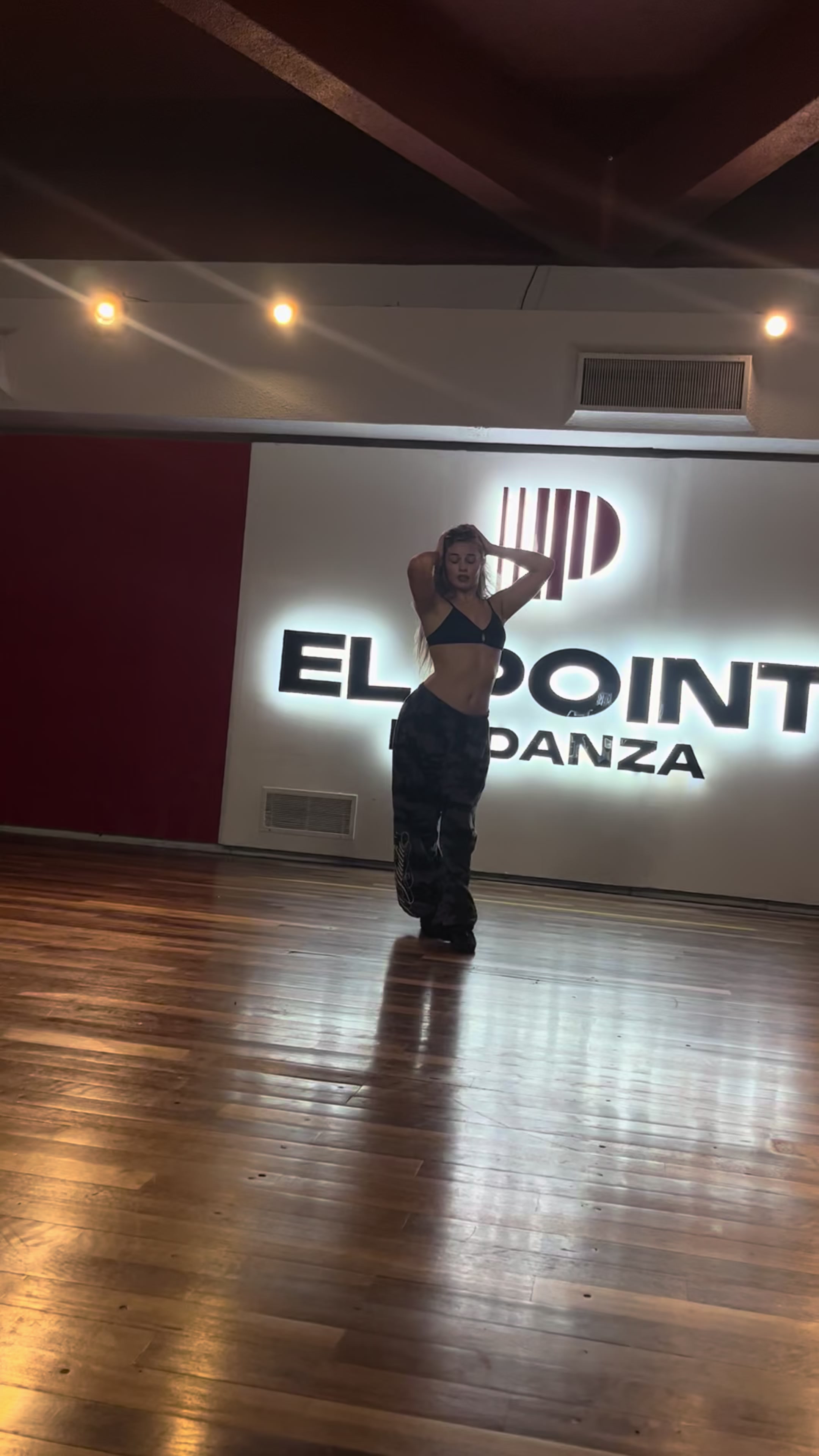 @Nickiirojo