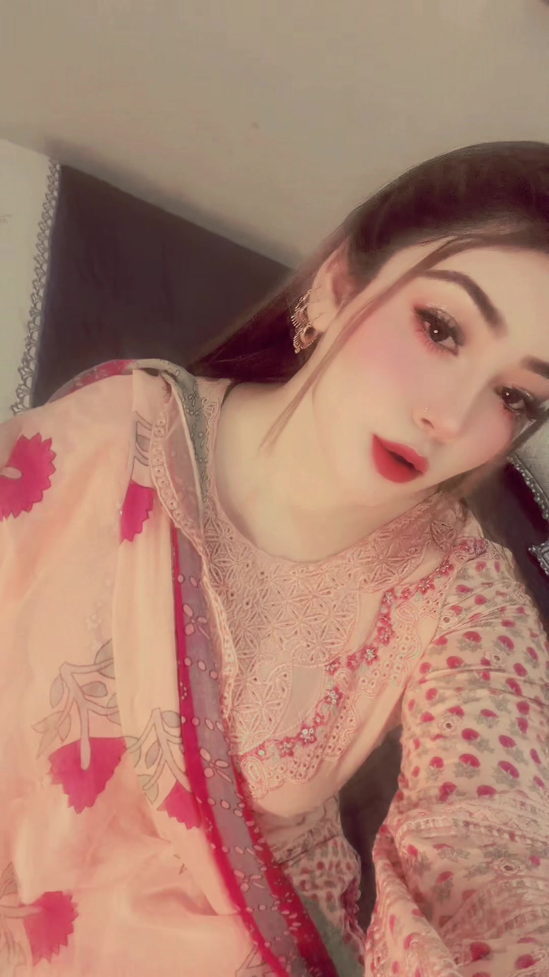 @Lovely Khan 🥀