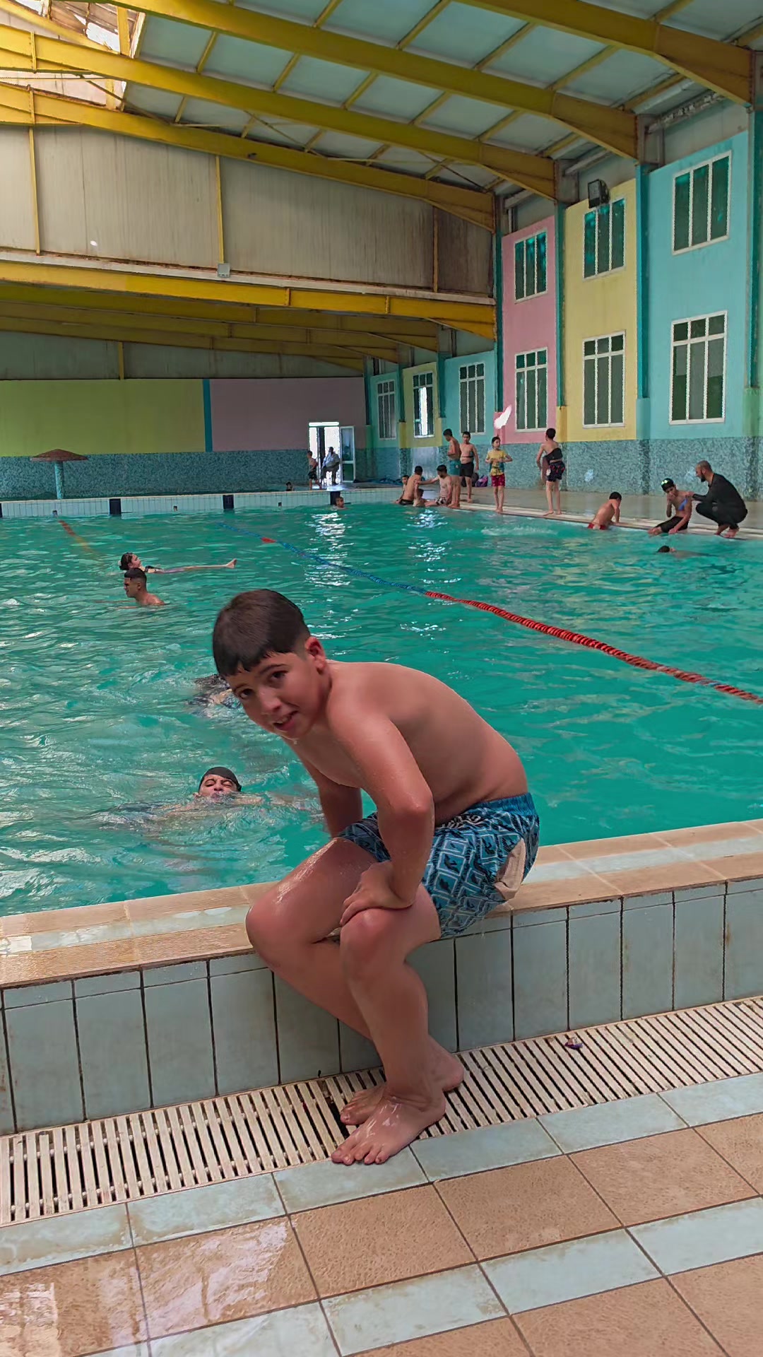 @المسبح نصف الالمبي بريكة