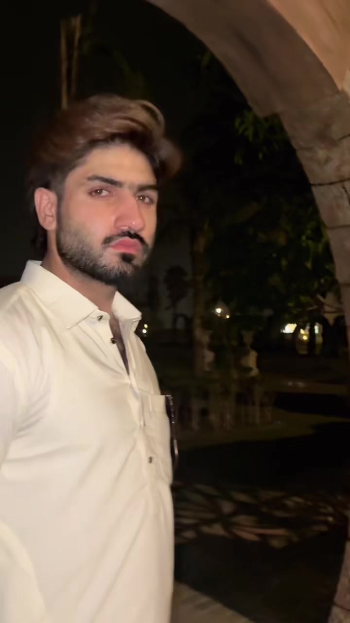 @KHAN🇵🇰