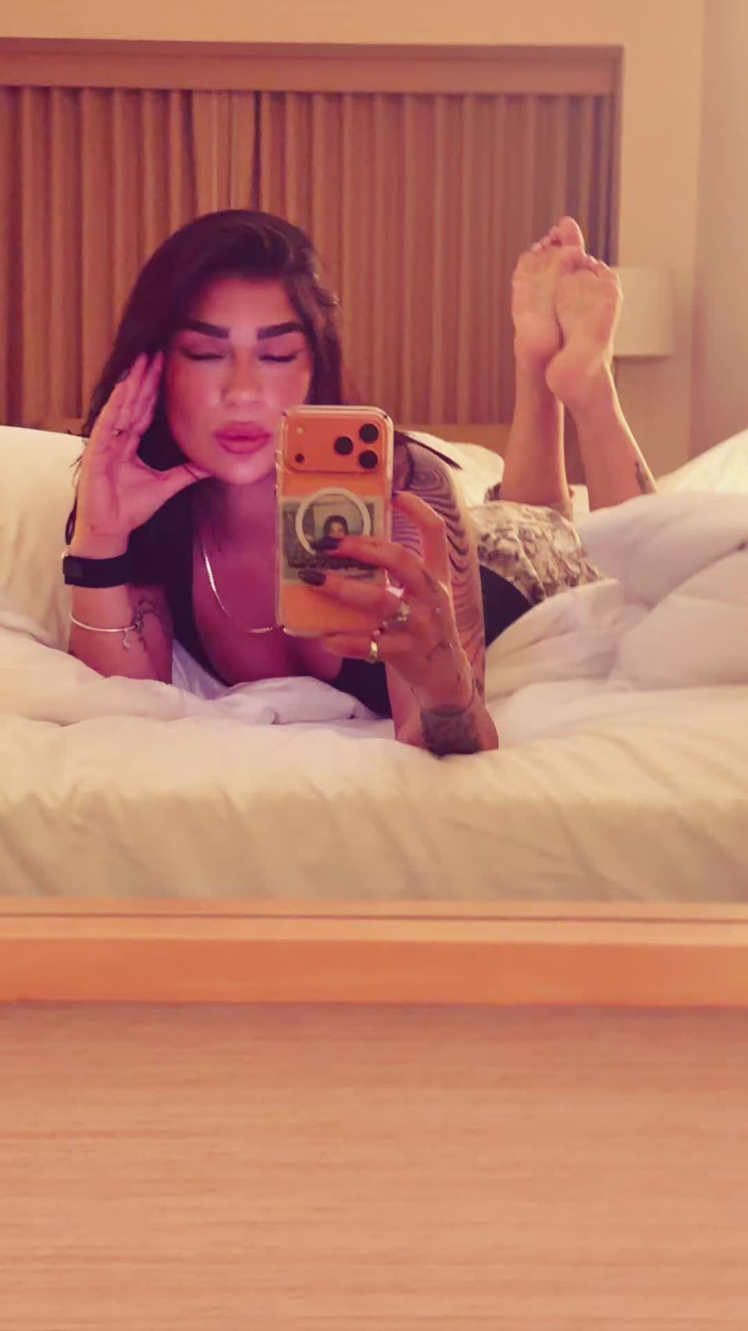 @קורלי