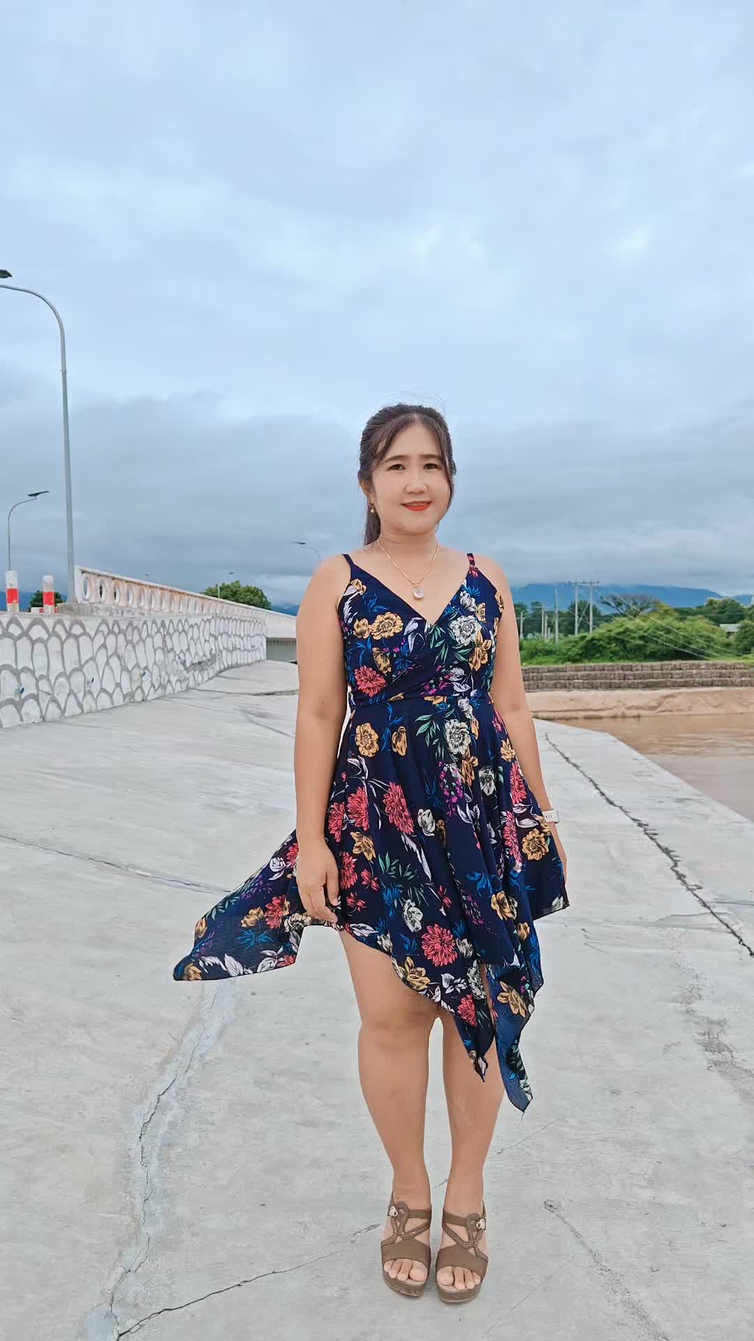 @Song Laypyay Hnin (Official )